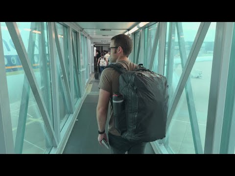 4 Minimalist Packing Tips for Men: Travel Light Without Sacrificing Style