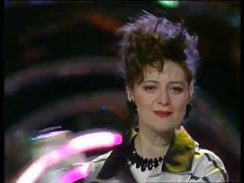 Matt Bianco with Basia  Sneaking out the back door tv performance 1984