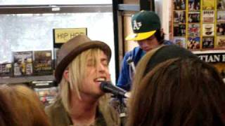 TV Family by The Rocket Summer