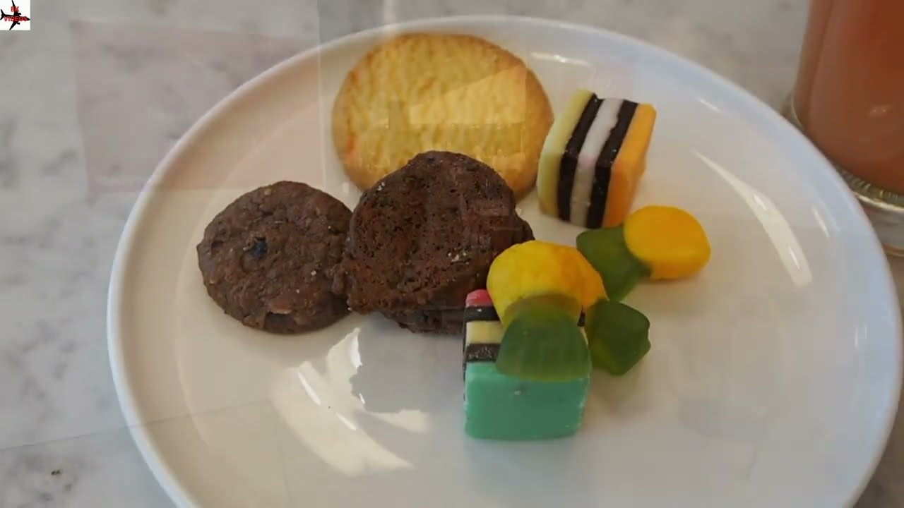 Qantas Airways Domestic Business Lounge thumbnail