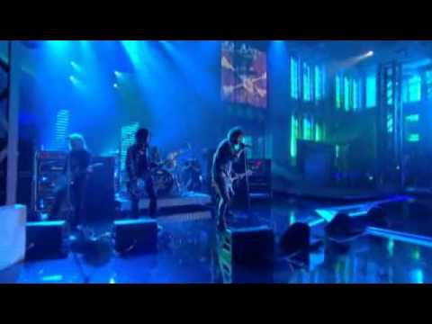 Slash & Andrew Stockdale - By The Sword Live On Lopez Tonight (HQ)