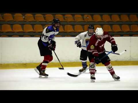 Kanādas un Latvijas karavīri tiekas hokeja spēlē Ogres ledus hallē. 16.04.2023.