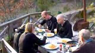 preview picture of video 'De eerste maaltijd van de Visvakantie in Zweden 2008'