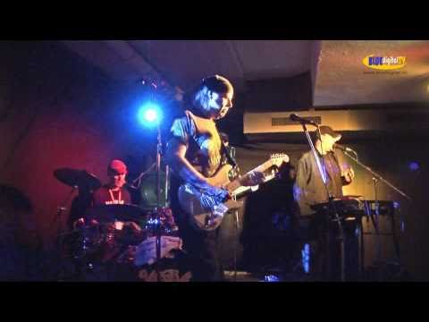 Vargas Blues Band (E) - Back Alley Blues (live)