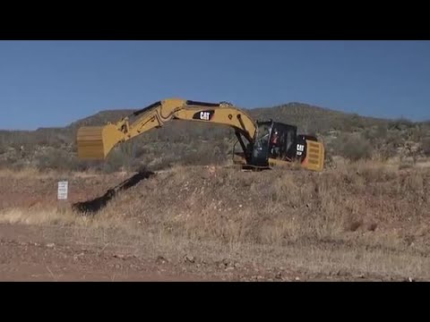 Cat Excavator Buckets | Clean-up