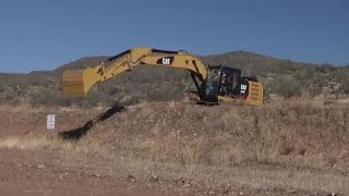 Cat Excavator Buckets | Clean-up