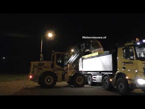 Strooiwagens de weg op op A32 en A28 Meppel/Staphorst