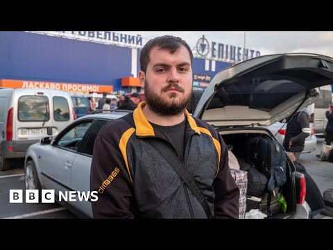 Ukrainians in Zaporizhzhia flee Russia annexation - BBC News