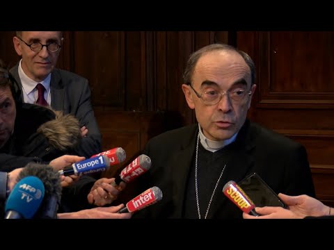 Le cardinal Barbarin annonce remettre sa charge au pape François