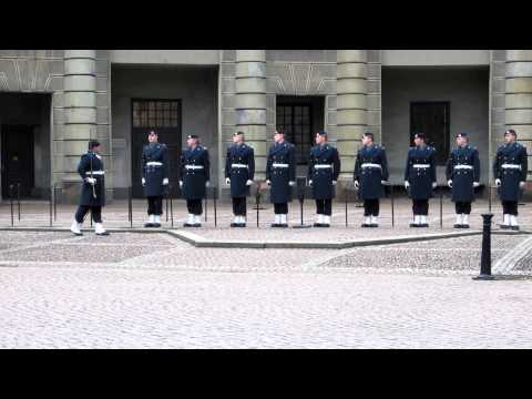 Vaktavlösning Stockholms slott.