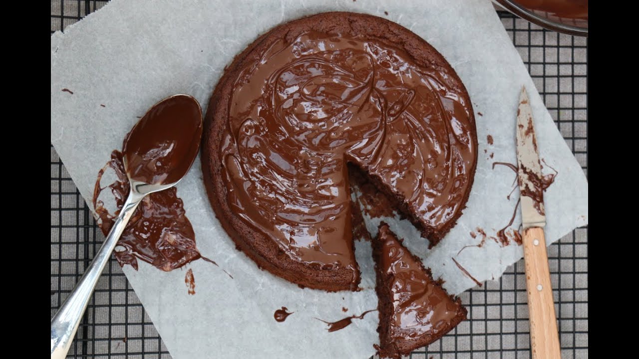 Gâteau au chocolat sans beurre et sans sucre : une tuerie !
