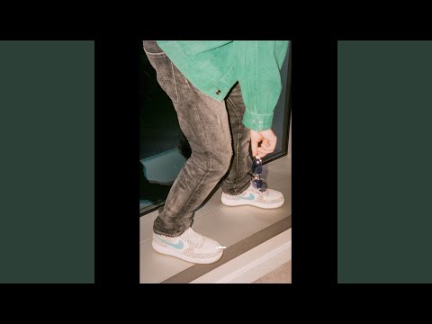 目擊 (feat. FreezLhy)