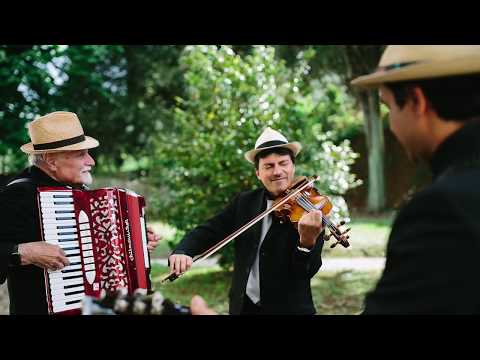 Music&Co. | Folk Trio Promenade after Ceremony | Wedding in Tuscany
