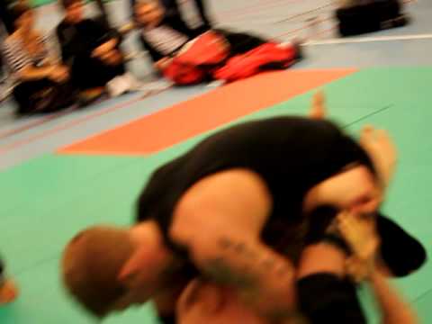 Kay (Valhall) vs Audun (Frontline)