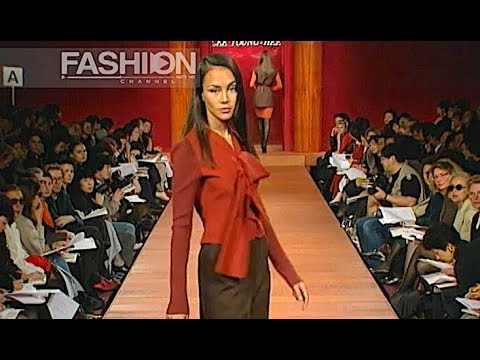 LEE YOUNG HEE Fall Winter 1995 1996 1 of 5 Paris - Fashion Channel
