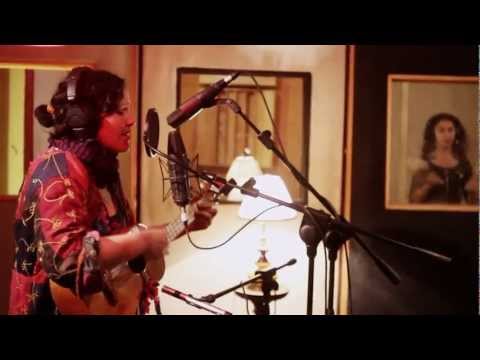 En La Makinita: Evelyn Cornejo y la Chusma Inconsciente - Más Van Pasando Los Años