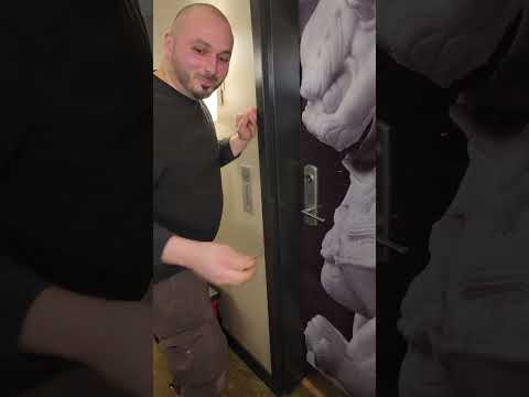 how to open locks within 2 seconds 🤣🤣🤣 #foryou #security #locksmith  #shorts #Vancouver