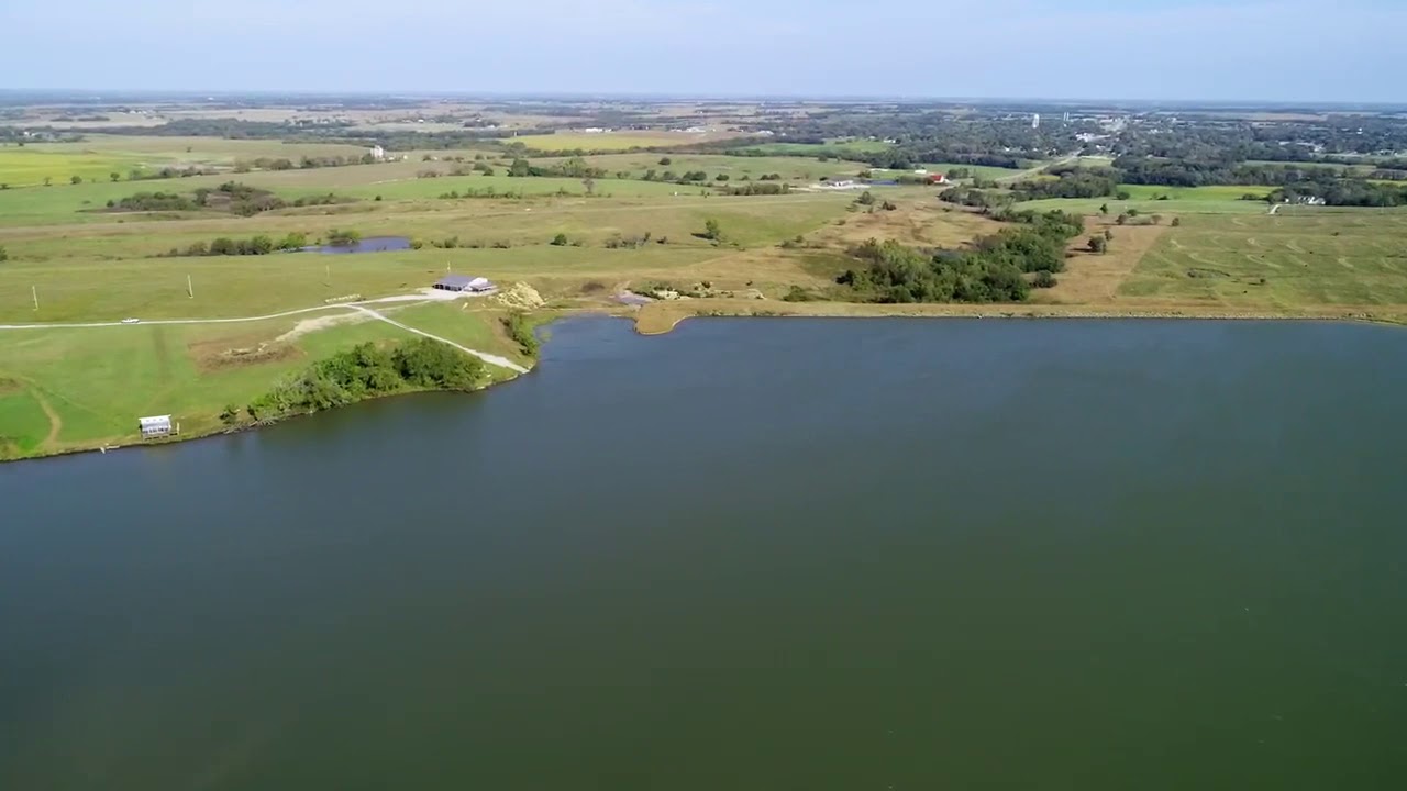 Large Private Lake with Multiple Homes on 535+/ Acres in Osage County