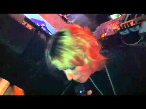 volt_electrobusking_2011.m4v