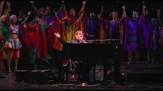 Elton John&#39;s Surprise Performance at THE LION KING 20th Anniversary