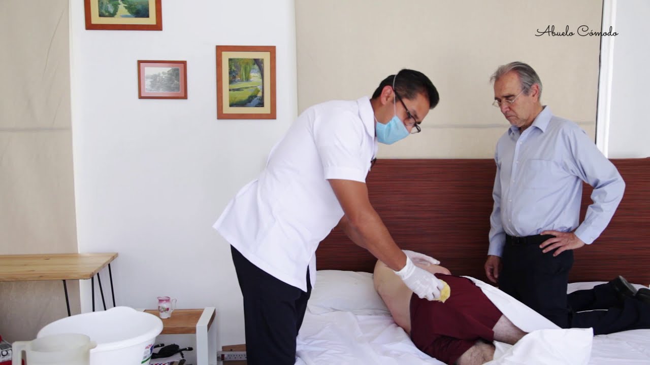 ¿Cómo bañar a un paciente postrado en cama?