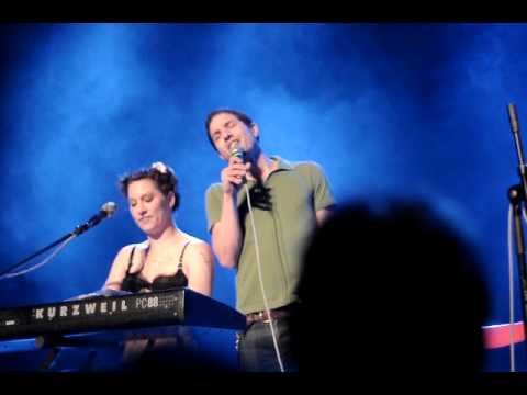Amanda Palmer & Eric the Tourmanager - I Love How You Love Me (live in Prague 05-05-2010)