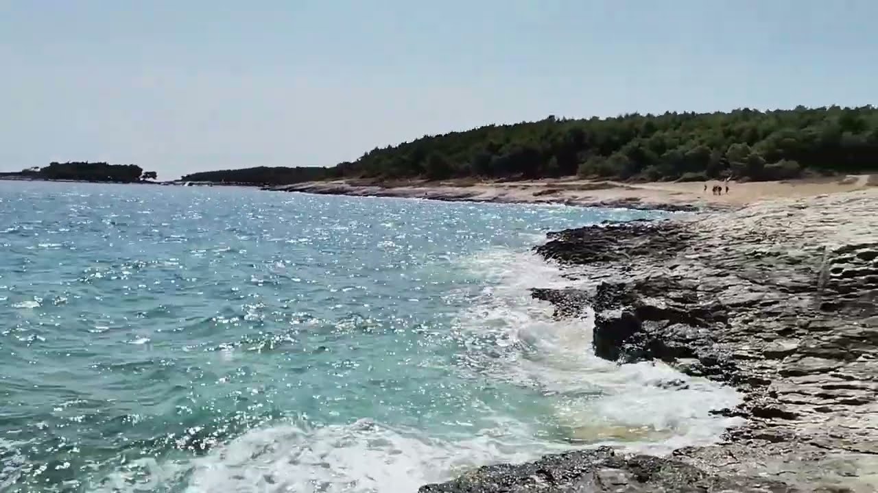 Naturistički dio plaže Uvala Dražice, Kamenjak / Naturist part of the beach Dražice Bay, Kamenjak