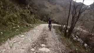 preview picture of video 'Descenso en Bici Foces del Raigosu'