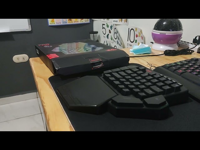 Vídeo relacionado con Teclado Mecánico Macro con una Mano, Teclado Mecánico Portátil Multifuncional para Juegos con una Mano con 12 Teclas Y Perilla Totalmente Programables, para Windows, para Linux, para VISTa(Negro)