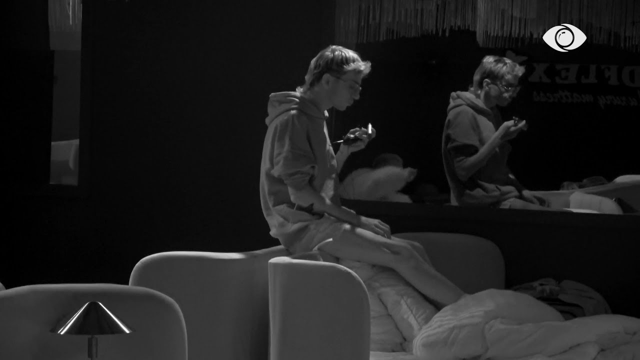 “Kështu do bëj me ty deri sa të dalësh”/ Vserlo duartroket teksa ironizon Kellyn: Kur hyn si pykë, e ha…