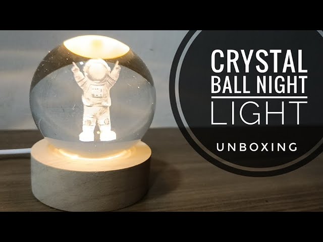 Vídeo relacionado con TaimeiMao Bola de Cristal 3D, Luz Nocturna de Bola de Cristal Ángel, 6cm Lámpara de Noche Con Base de Madera, Decoración de Fantasía, Luz Nocturna, Regalo