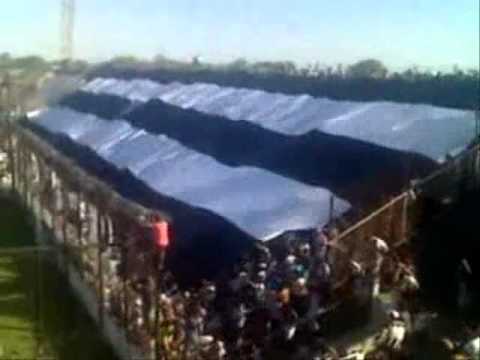 "Recibimiento en el partido de Chaco For Ever 0-1 Mandiyu" Barra: Los Negritos &bull; Club: Chaco For Ever