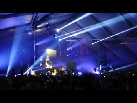 Blasterjaxx playing my "How deep is your love" Bootleg