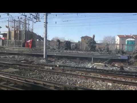 stazione di Fossano con minuetto e regionale veloce + partenza incrociando altri minuetti graffitati