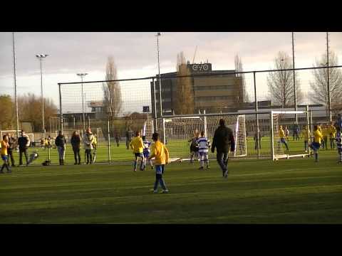 FC Zoetermeer E3 - Oliveo E4 dd 30-11-2013