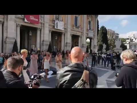 Italy Rome hostess protest against dismissal Noi siamo Alitalia! 20/10/2021