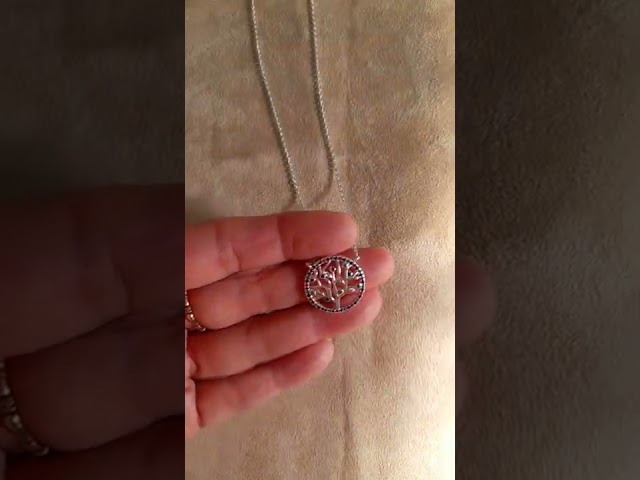 Vídeo relacionado con Colgante Tetragramaton Plata de Ley 925 - Amuletos de la Suerte y Proteccion con Pentagrama de 15mm - Se envía en una cajita Hand Made con Tarjeta (15mm)