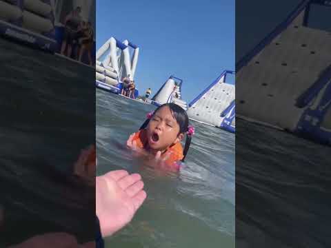 地上屋外スイミングプールをうまく設置し、調整するためのヒント  庭園