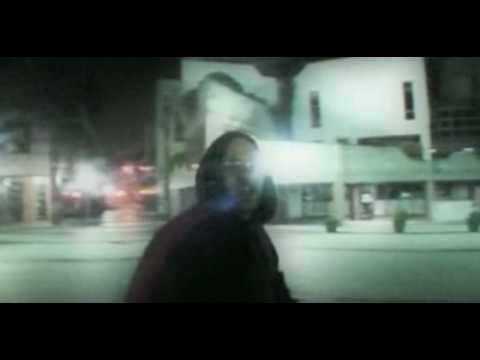 Video thumbnail for Enfermé dehors