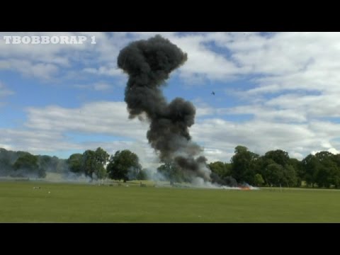 ② ITS WAR ! RC BATTLE OF BRITAIN PYROTECHNIC DISPLAY WESTON PARK RC MODEL AIRCRAFT SHOW - 2015
