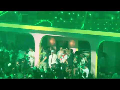 Feid llega a la casita de Bad Bunny