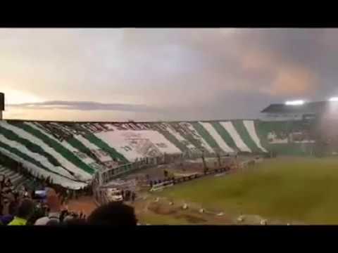 "LA BANDERA MAS GRANDE DE BOLIVIA - BARRA BRAVA - LOS DE SIEMPRE" Barra: Los de Siempre &bull; Club: Oriente Petrolero