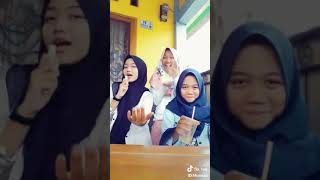 Download lagu ada mantan di balik gebetan mp3 Download lagu ada mantan di balik gebetan mp3