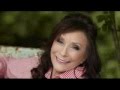 Loretta Lynn - The blues ain't workin' on me