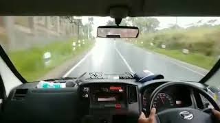 Download lagu Story WA keren😎bawa mobil santuy sambil dengerin musik🎶 mp3