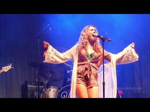 Haley Reinhart "Show Me Your Moves" Buffalo Grove Days 2016