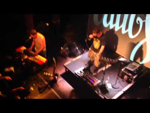 Dub FX Hamburg Fabrik 23.07.2014 - "DJ rewind" (Day-O - The Banana Boat Song) / Bass Line