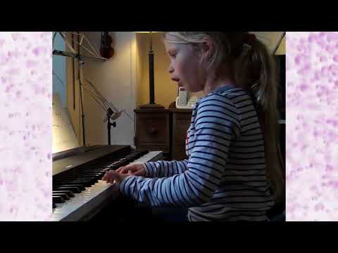 Muziekatelierstolz: Dirkje met Old Mac Donald speelt Trompet