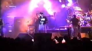 12/15 - Titãs ao vivo com Cesar Gavin no baixo &quot;Nem Sempre Se Pode Ser Deus&quot; em Pato Branco (1994)