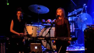 Bow To Each Other - I Dont Hear All The Noise (live)